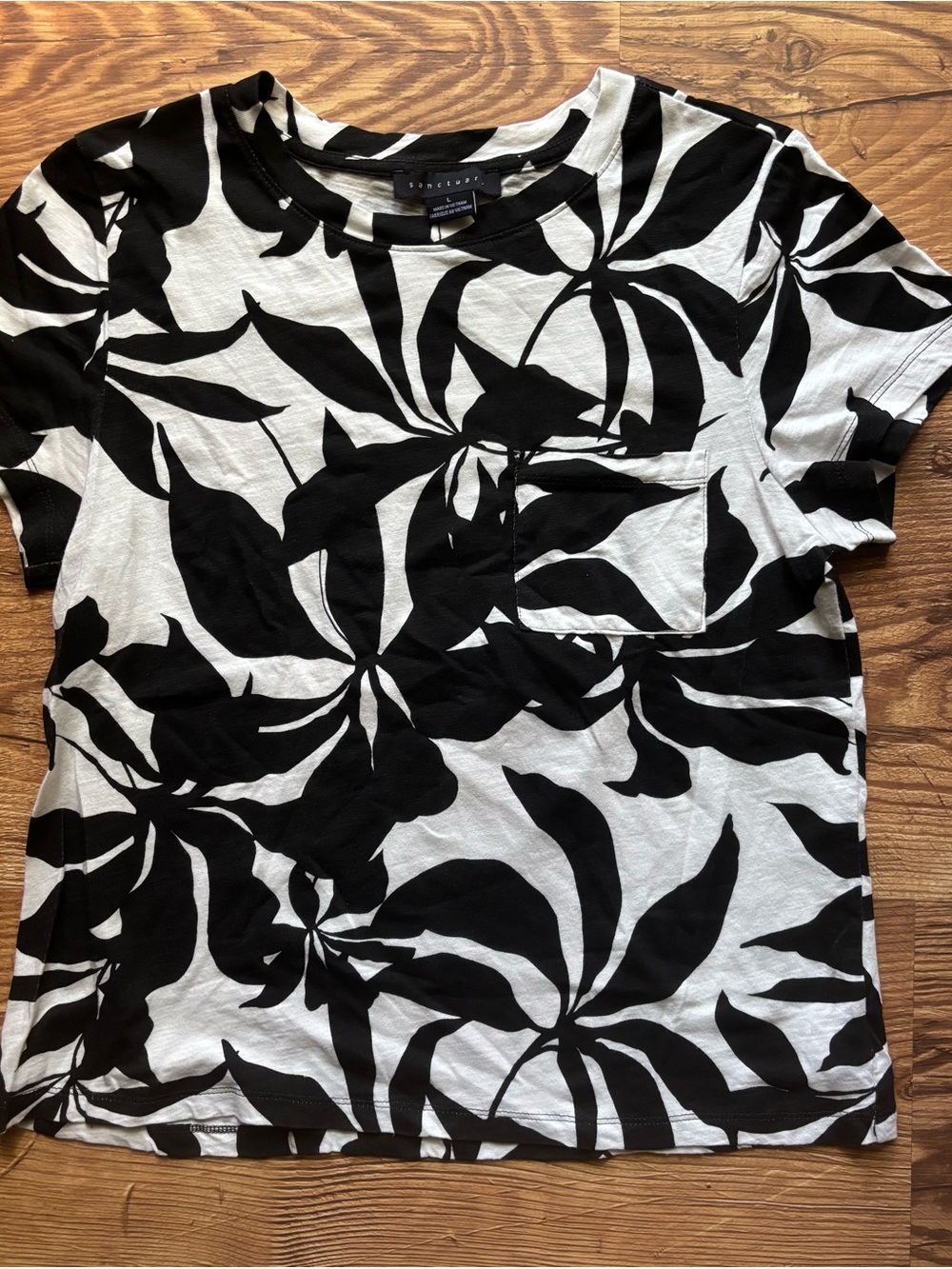 Sanctuary Graphic Black & White Short Sleeve Floral Tee